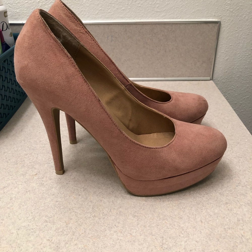LC Lauren Conrad Pink Suede Pumps